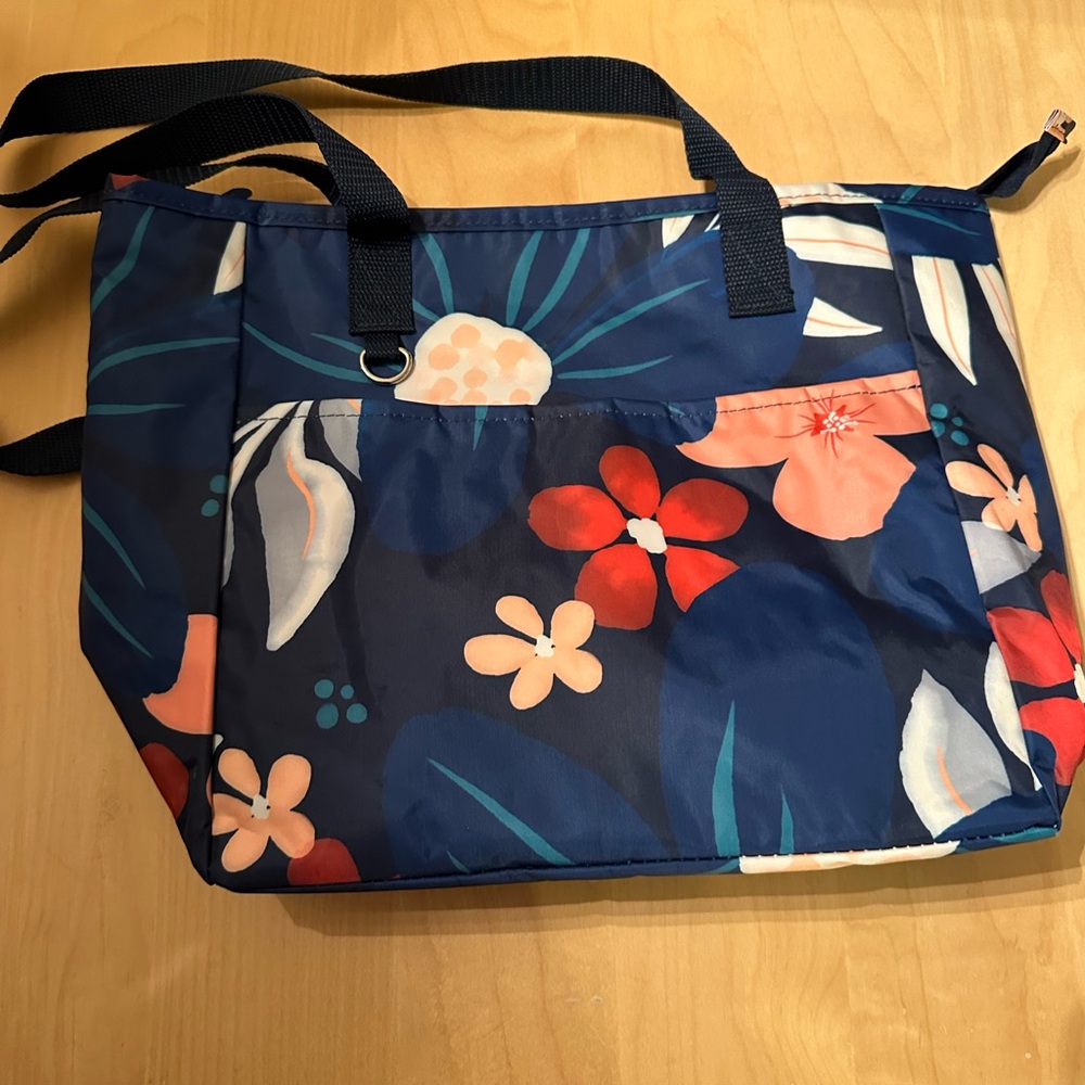 Thirty-One Let’s Lunch Cooler Bag in Midnight Floral